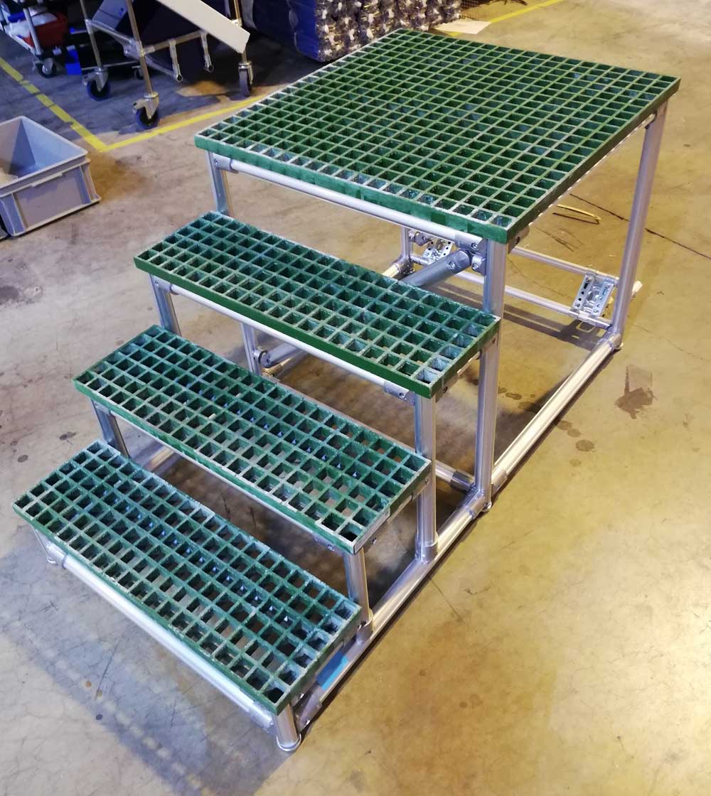 Marche-pied-avec-caillebotis