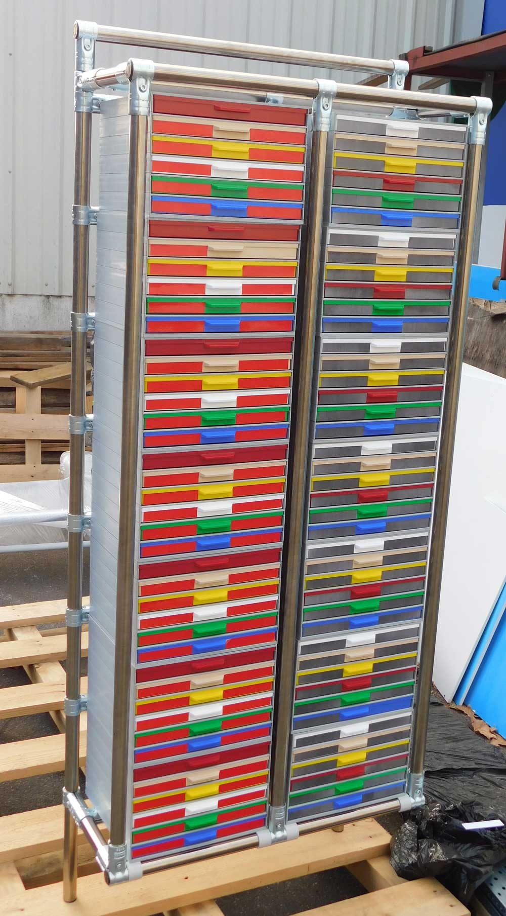 Meuble-tiroirs-atelier