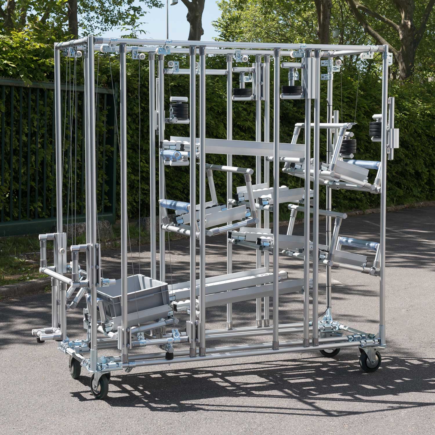 Chariot Karakuri pour l'optimisation des flux logistiques en atelier